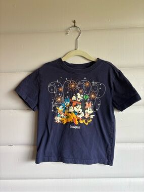 Disneyland Resort 2023 Mickey Friends Fireworks Tee Size 5/6